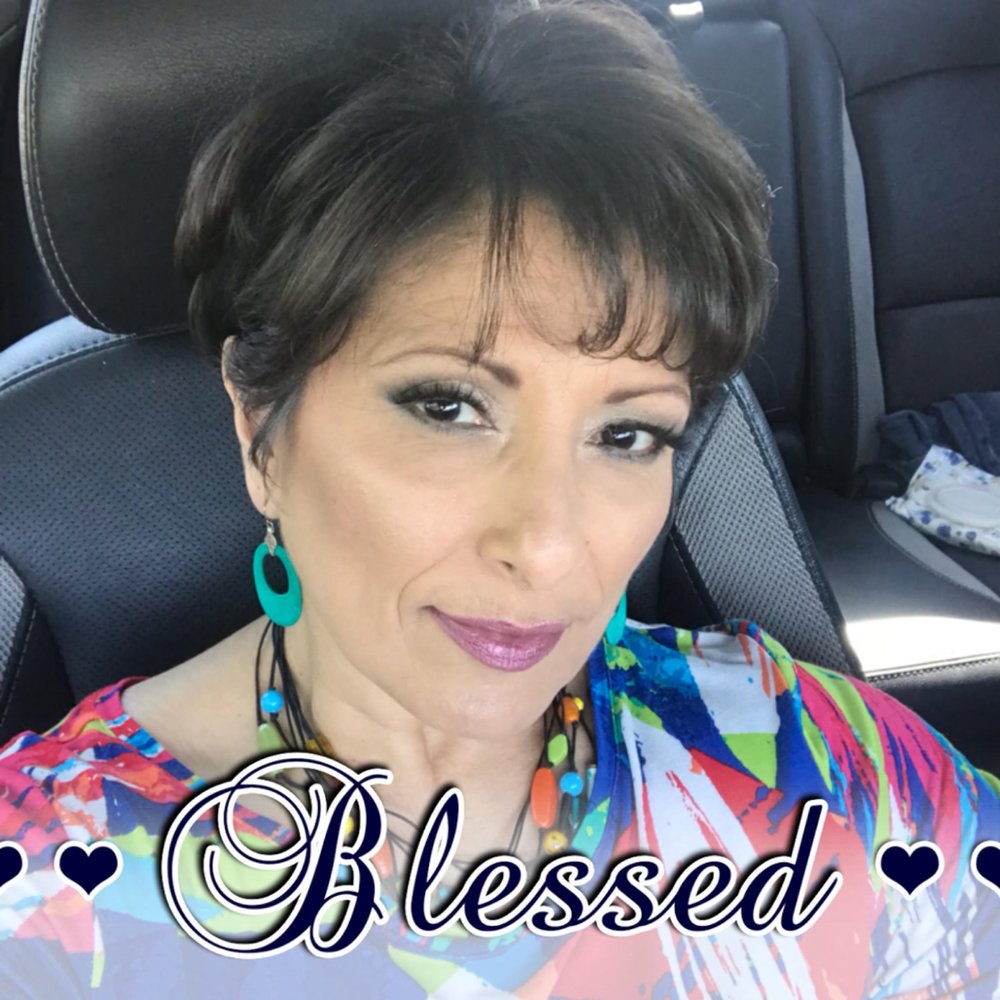 Meet your Posher, Alicia